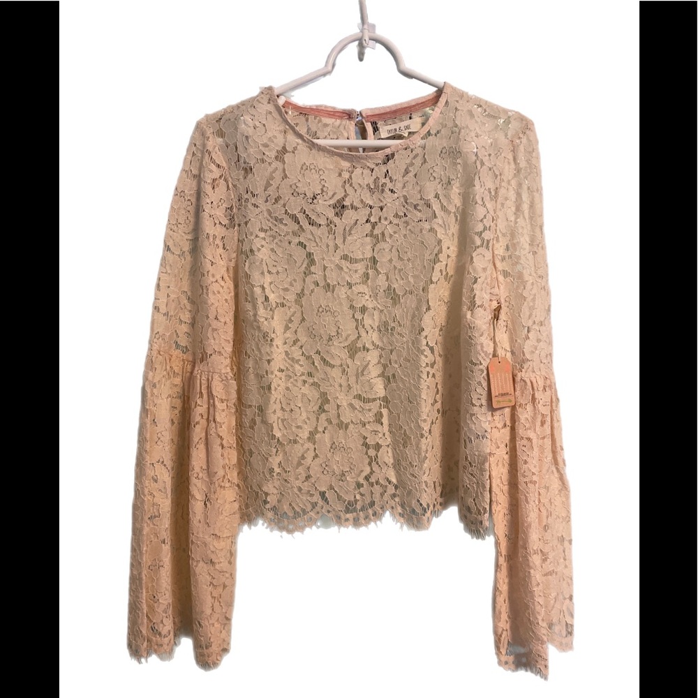 NWT Taylor & Sage lace blouse with bell sleeves cream size M